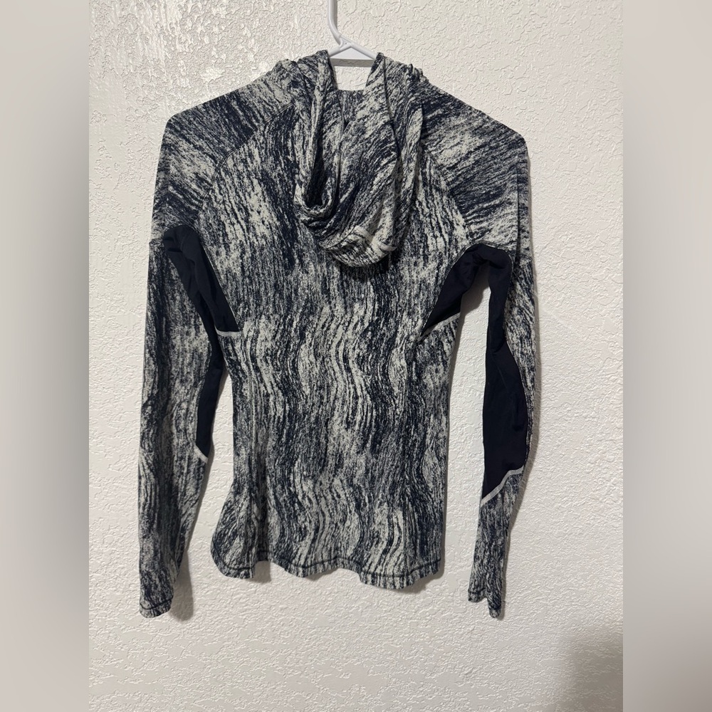 Lululemon Runbeam Hoodie - Picture 5 of 7